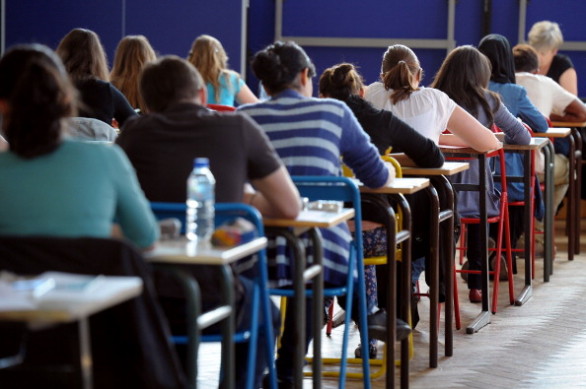 French students work on the test of Phil